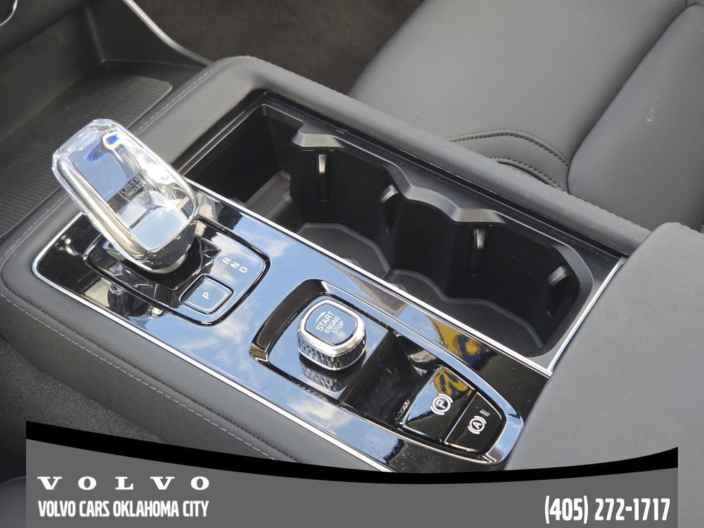 Certified 2025 Volvo XC90 B6 Plus image 19