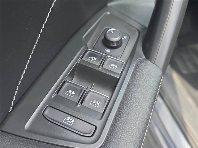 Used 2024 Volkswagen Tiguan SE FWD image 8