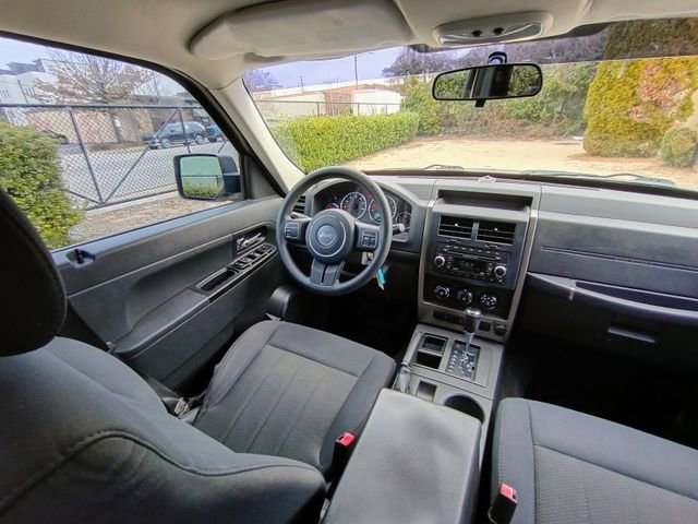 Used 2012 Jeep Liberty Sport image 41