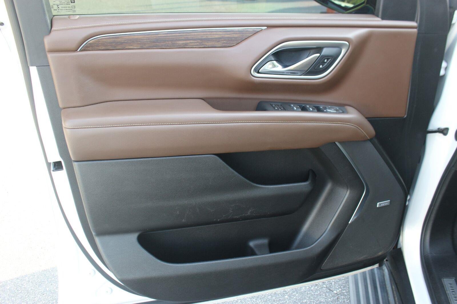 Used 2021 Chevrolet Tahoe High Country w/ Premium Package AWD/4WD image 12