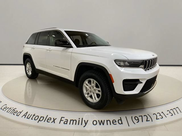 Used 2024 Jeep Grand Cherokee Laredo RWD image 7