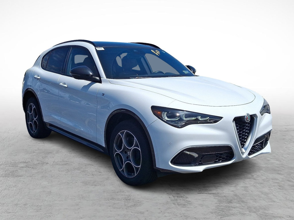Used 2024 Alfa Romeo Stelvio Ti image 7