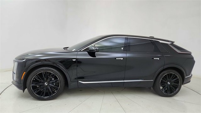 Used 2025 Cadillac Lyriq Luxury image 3