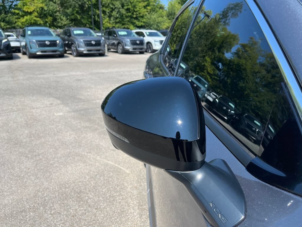 New 2027 Nissan Kicks SR w/ SR Premium Package FWD image 38