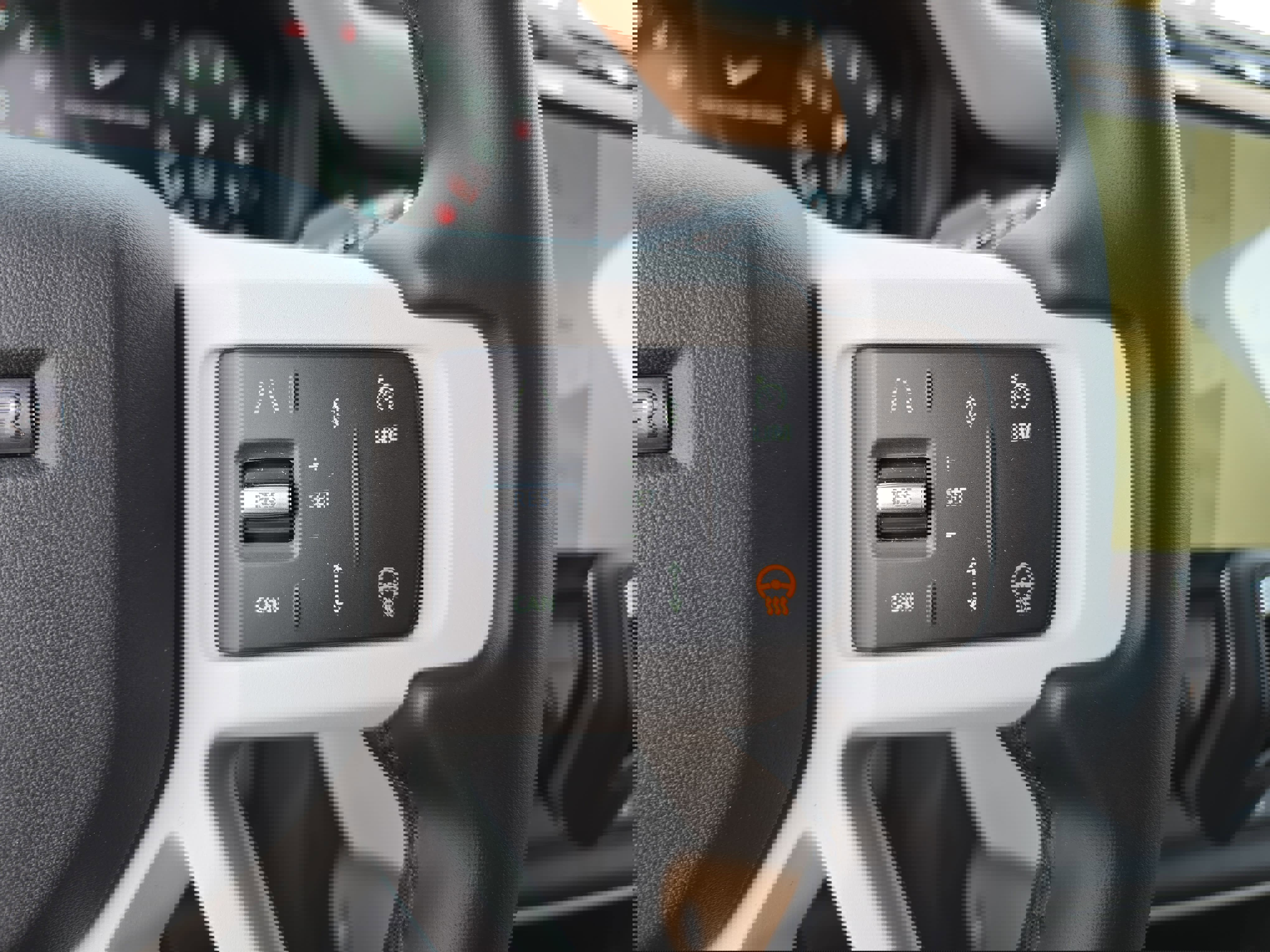 New 2026 Land Rover Defender 130 X-Dynamic SE image 18