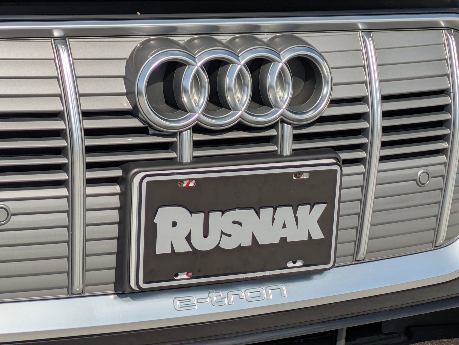 Used 2022 Audi e-tron Premium image 26