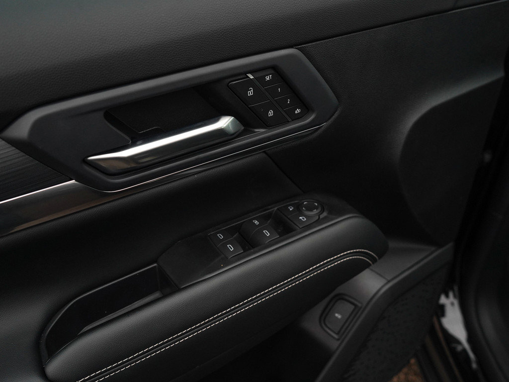 New 2026 GMC Terrain Elevation w/ Elevation Premium Package image 17