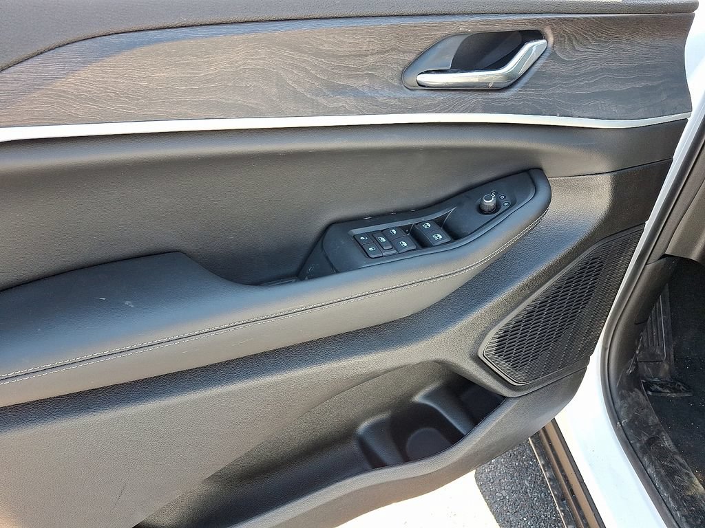 New 2026 Jeep Grand Cherokee Altitude AWD/4WD image 9