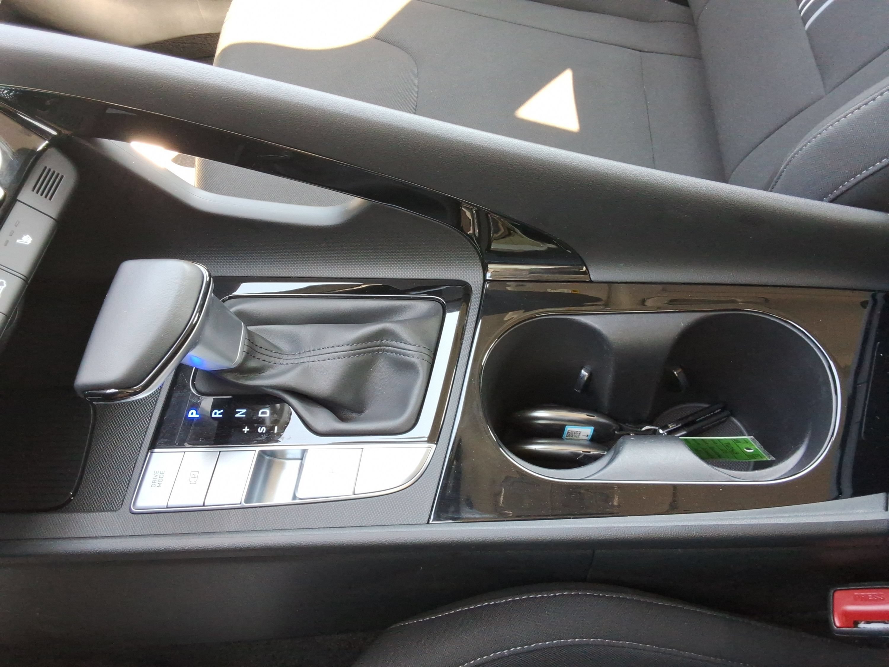 Used 2024 Hyundai Elantra SEL w/ Convenience Package FWD image 18