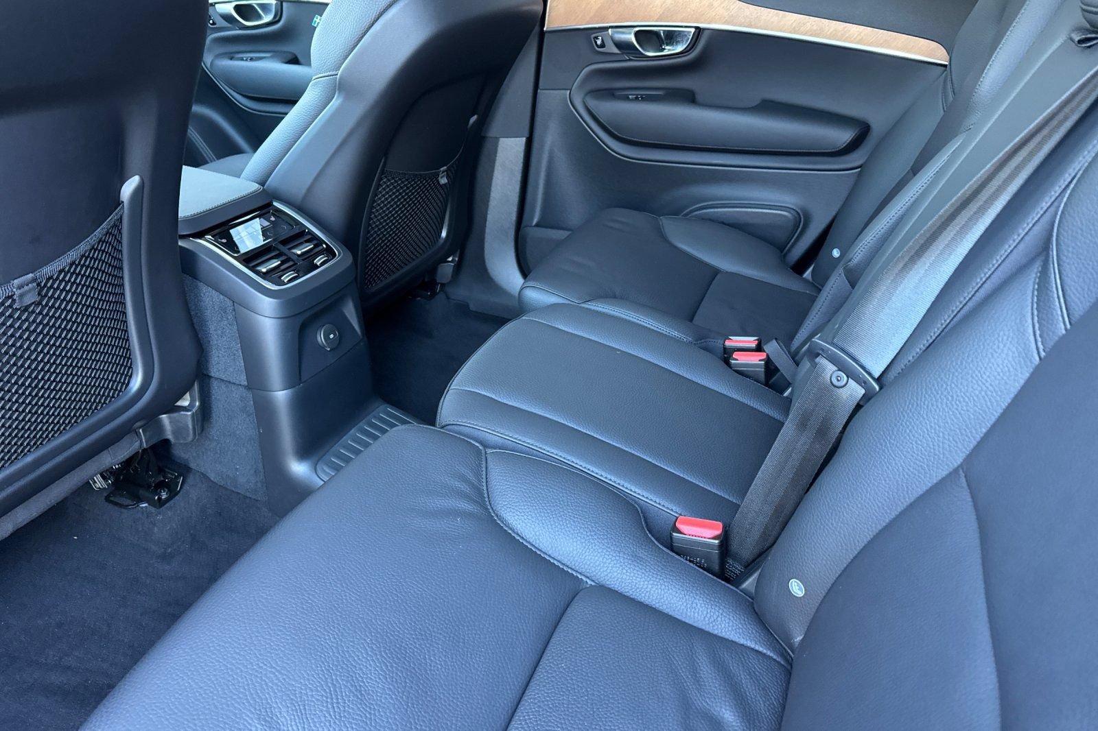 Used 2025 Volvo XC90 T8 Core w/ Protection Package Premier AWD/4WD image 12