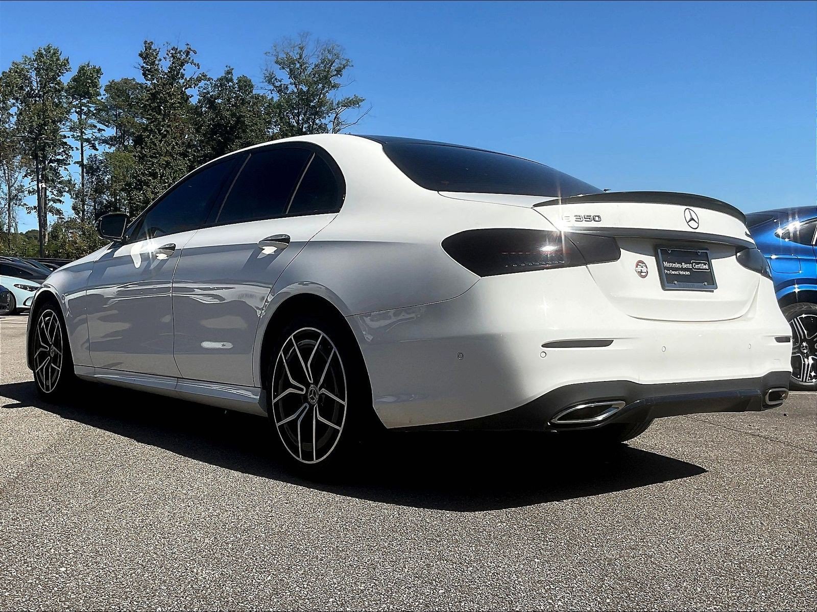 Used 2023 Mercedes-Benz E 350 4MATIC Sedan image 3