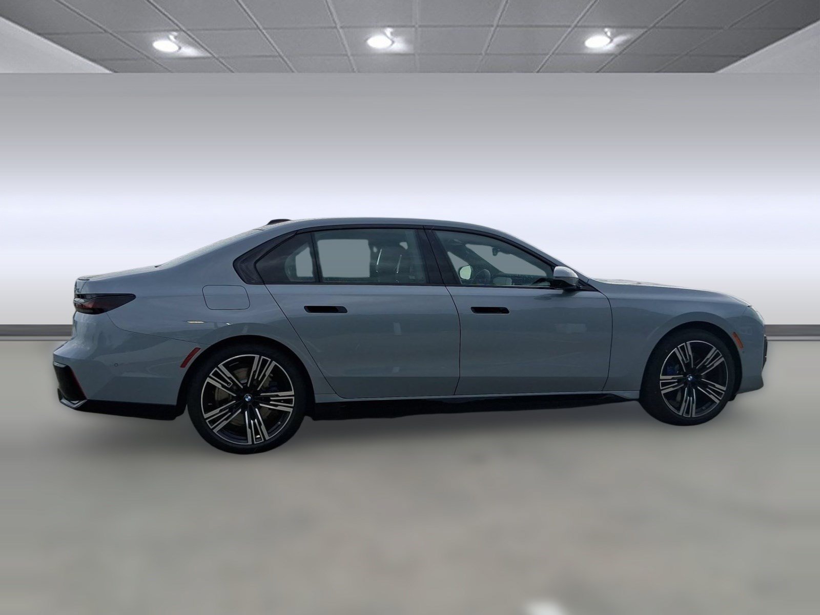 Used 2026 BMW 750e xDrive AWD/4WD image 8