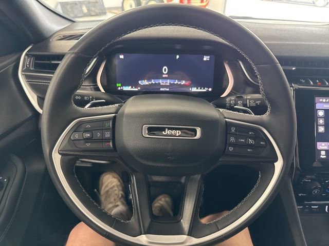 Used 2023 Jeep Grand Cherokee L Laredo image 37