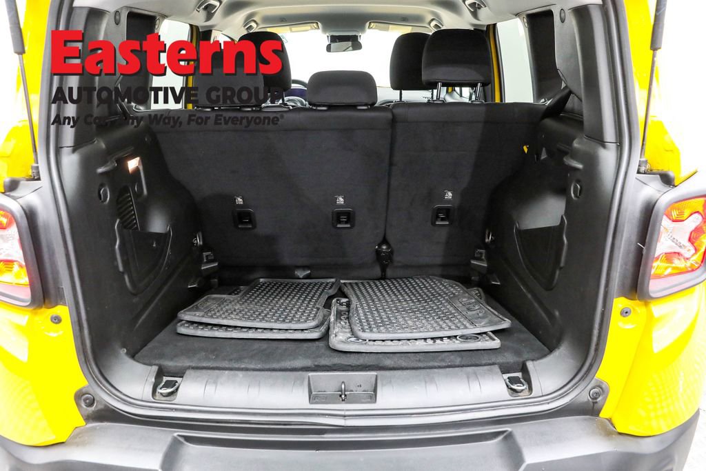 Used 2023 Jeep Renegade Latitude image 9