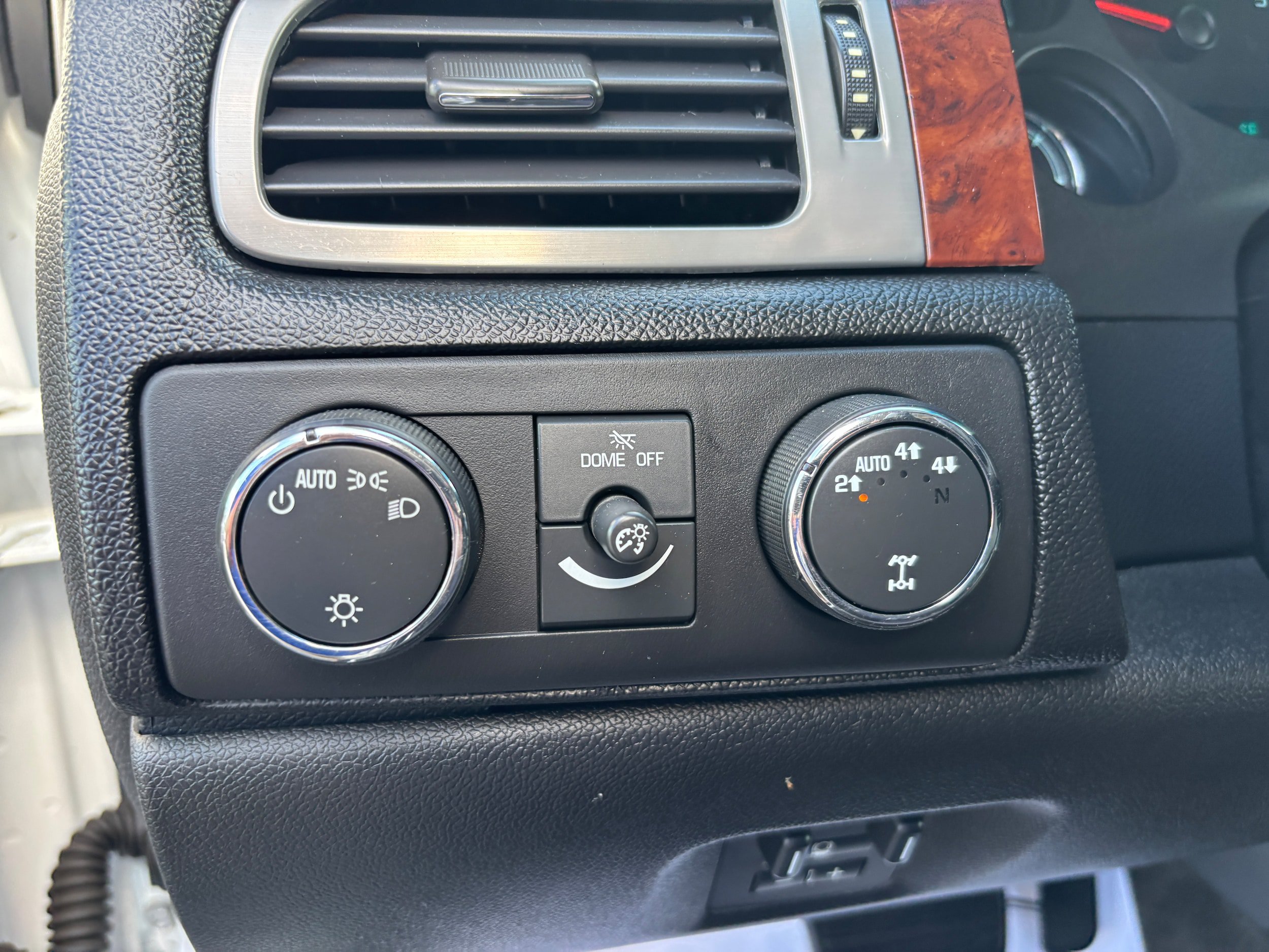 Used 2013 Chevrolet Tahoe LS AWD/4WD image 17