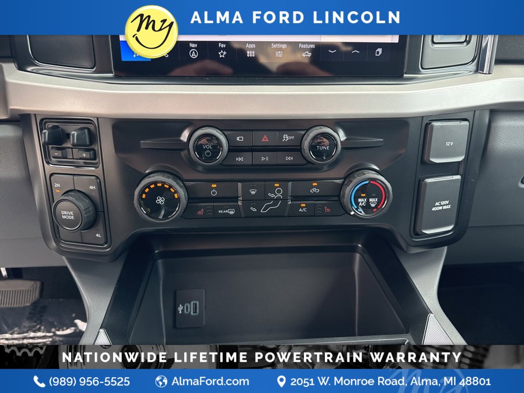 New 2025 Ford F350 XLT w/ Black Appearance Package image 31