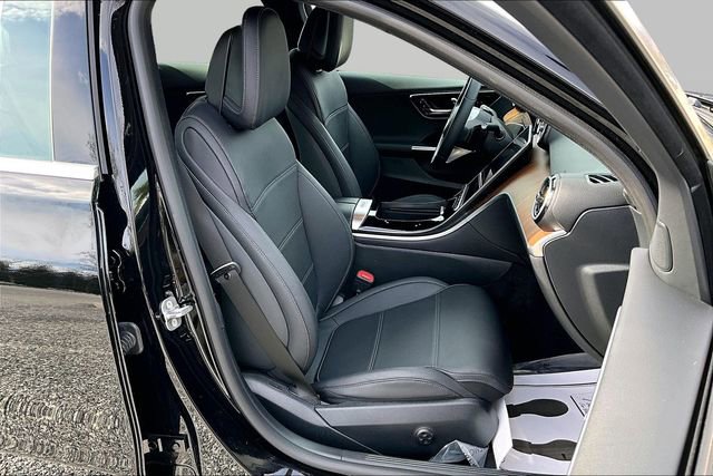 Certified 2024 Mercedes-Benz C 300 4MATIC Sedan image 32