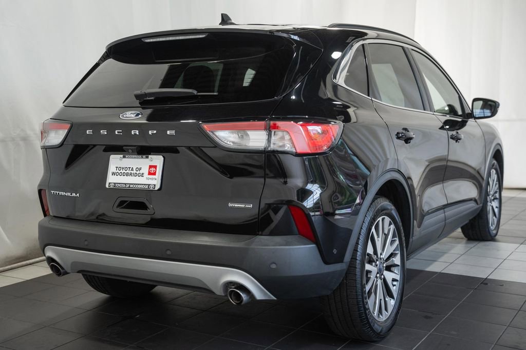 Used 2020 Ford Escape Titanium AWD/4WD image 4
