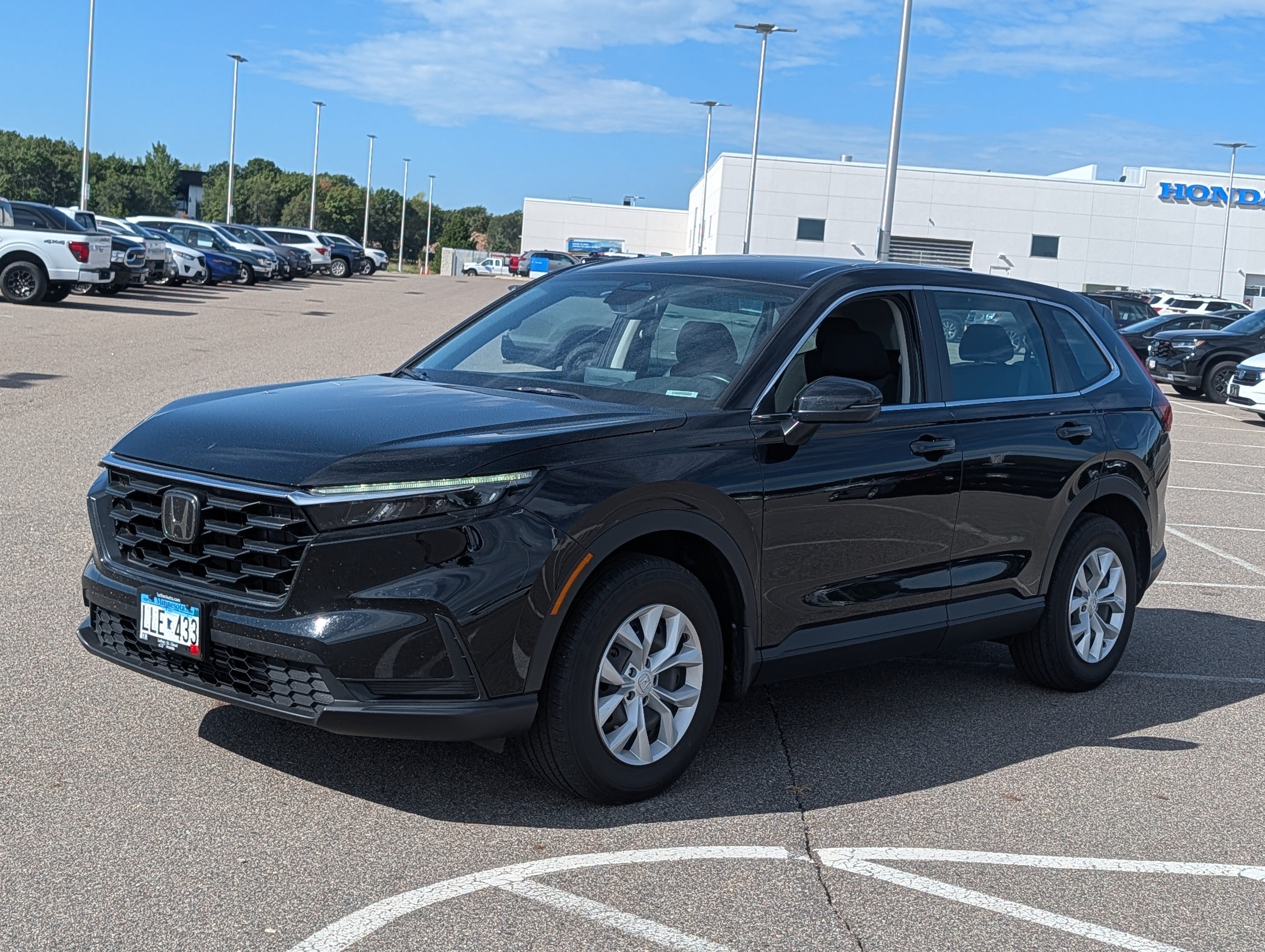 Used 2024 Honda CR-V LX image 2