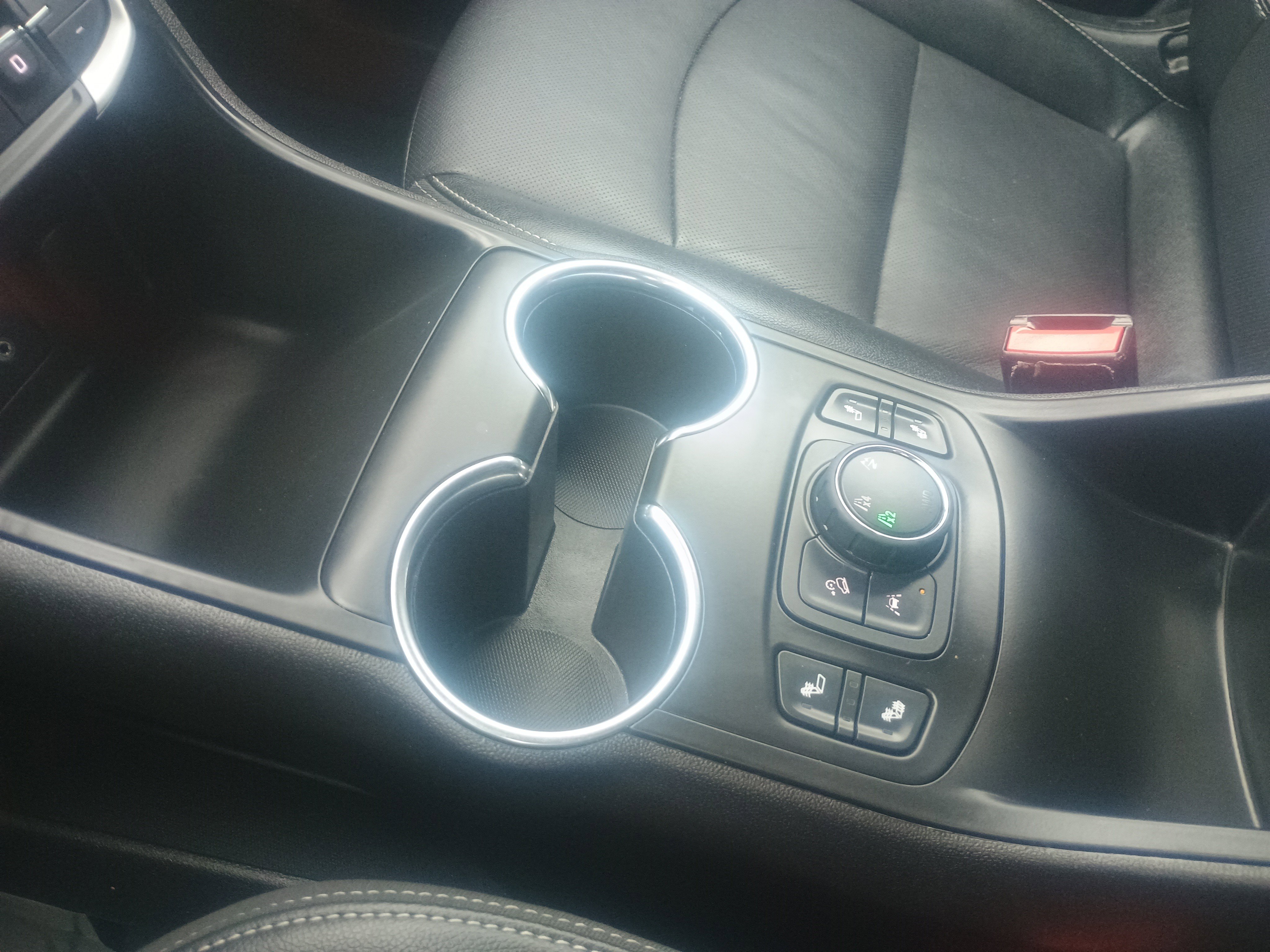 Used 2024 GMC Terrain SLT image 28