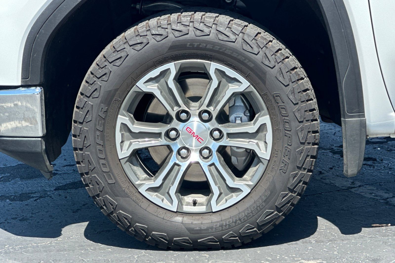 Used 2025 GMC Sierra 1500 SLT AWD/4WD image 43