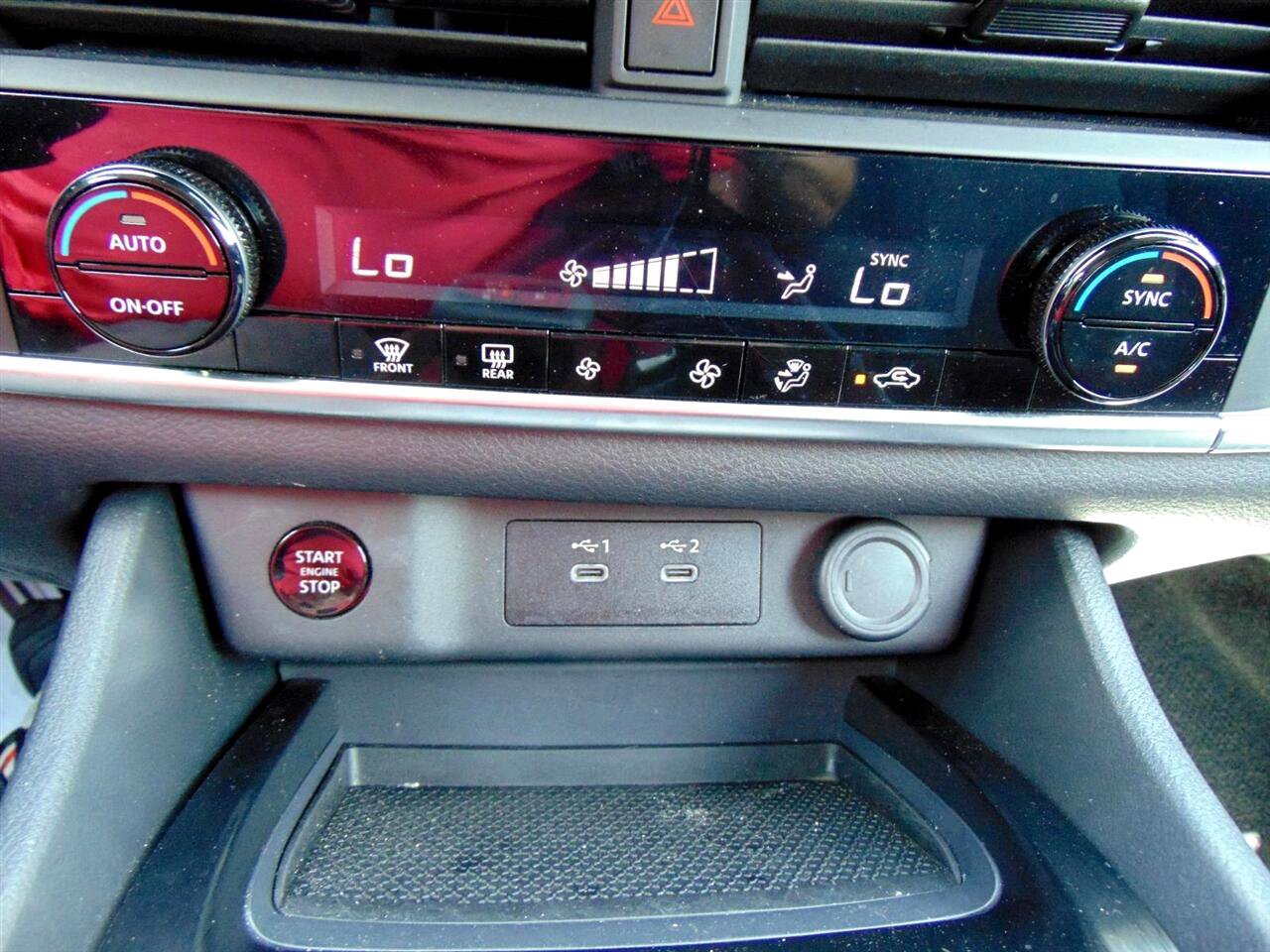 Used 2024 Nissan Rogue SV image 32