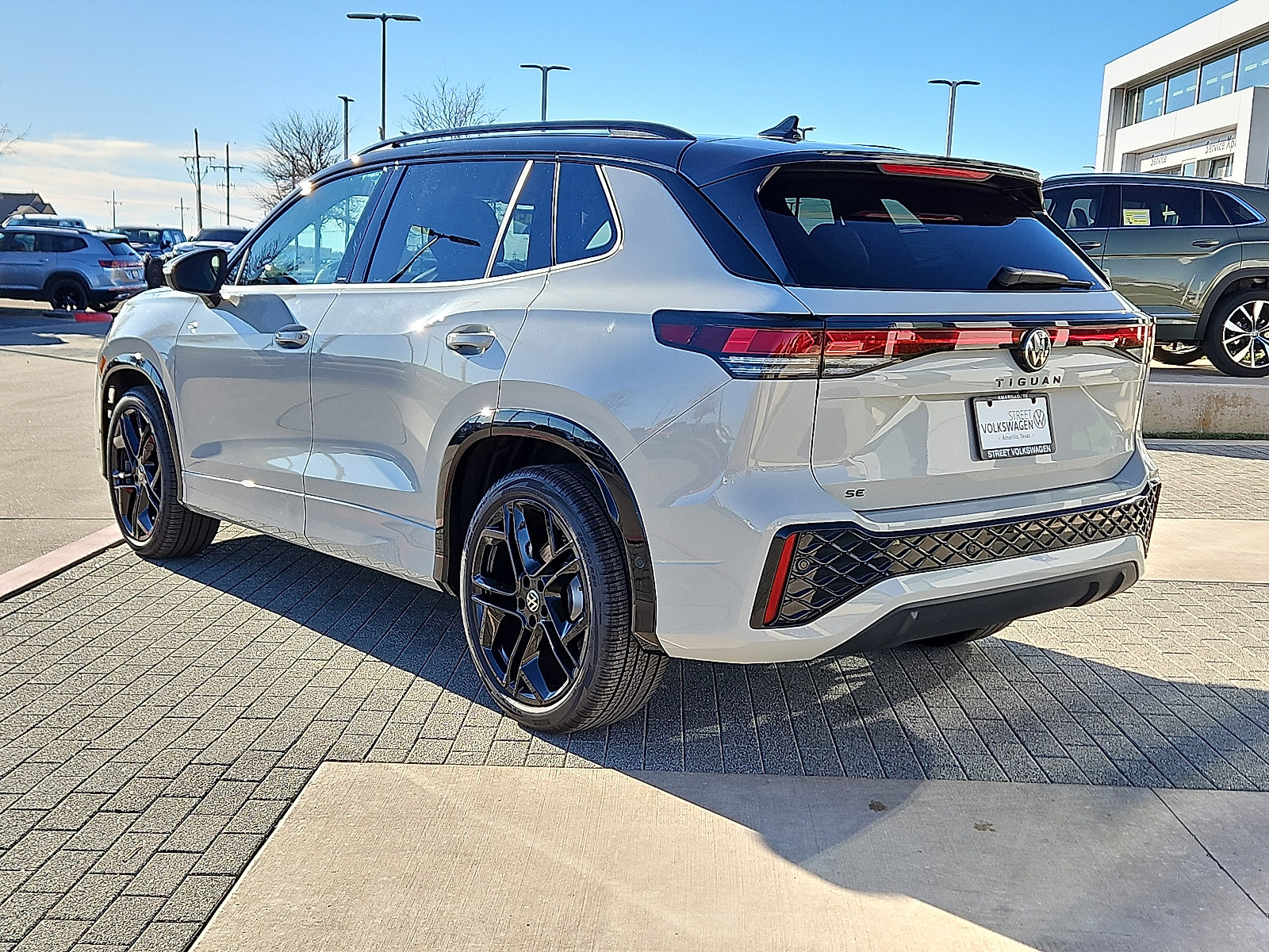 New 2026 Volkswagen Tiguan SE R-Line image 2