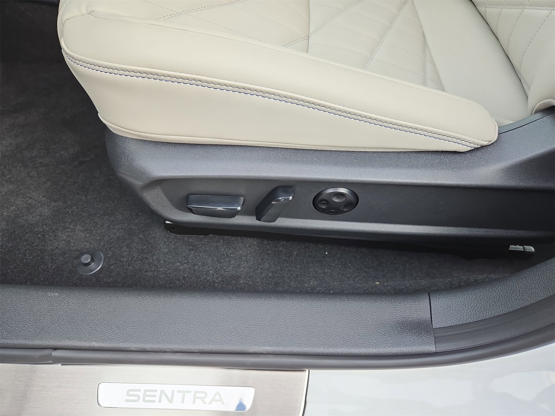 New 2026 Nissan Sentra SL w/ Floor Mat Package image 32