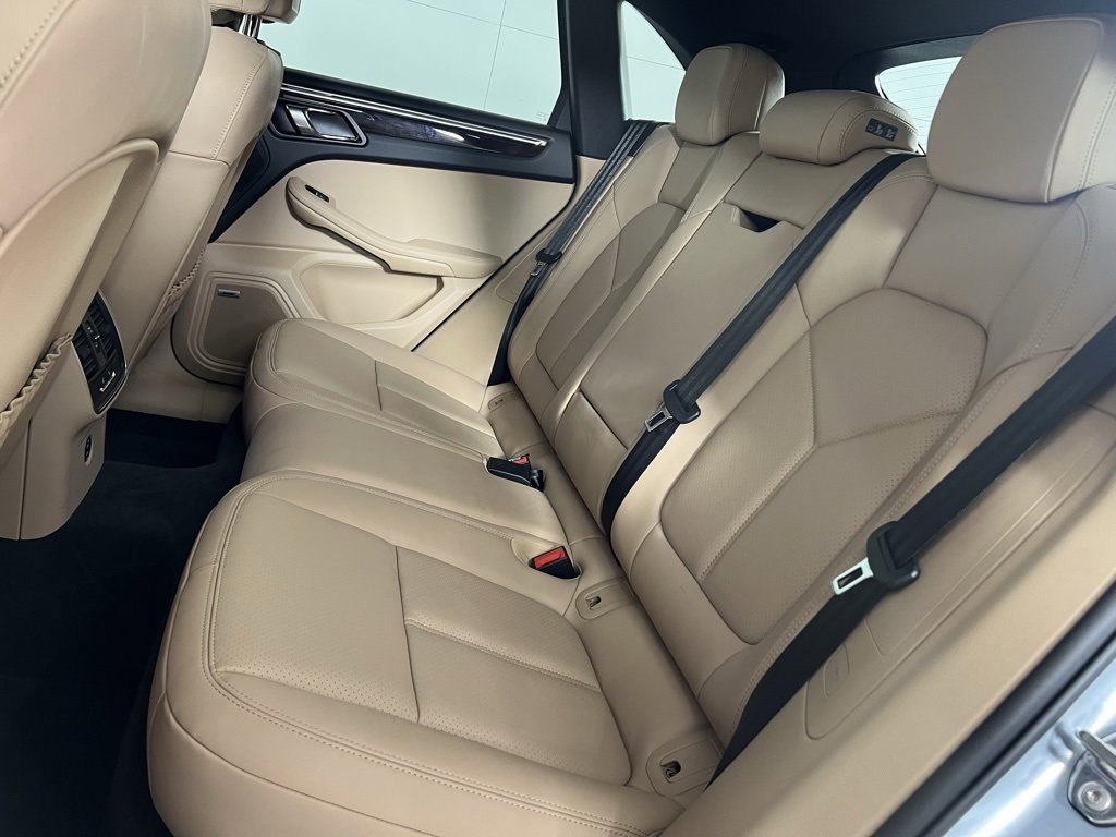 Certified 2025 Porsche Macan image 23