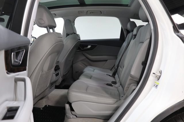 Used 2018 Audi Q7 3.0T Premium Plus w/ Premium Plus Package AWD/4WD image 33
