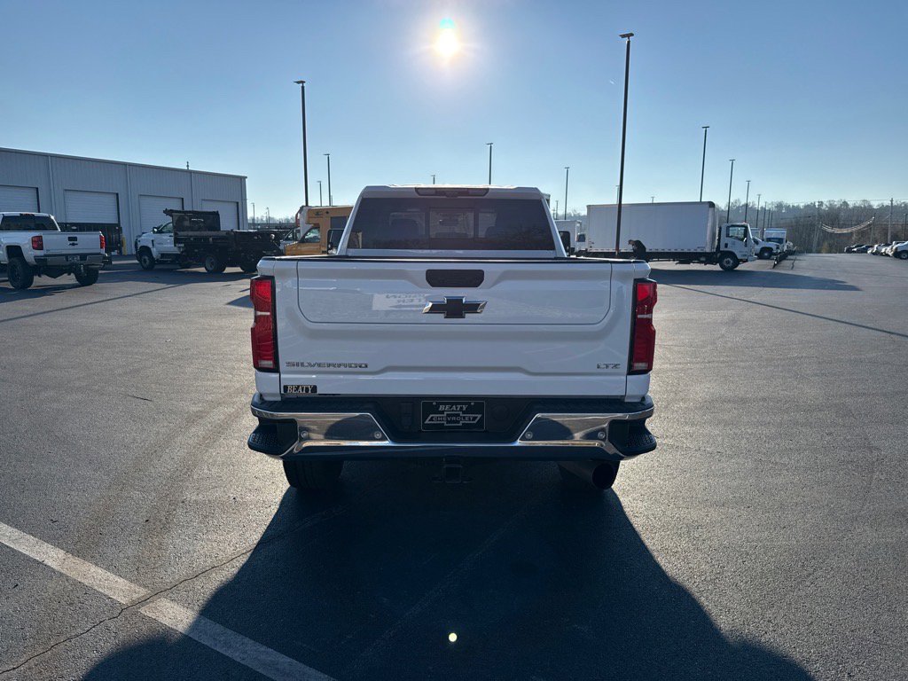 Used 2024 Chevrolet Silverado 3500 LTZ w/ LTZ Convenience Package image 4