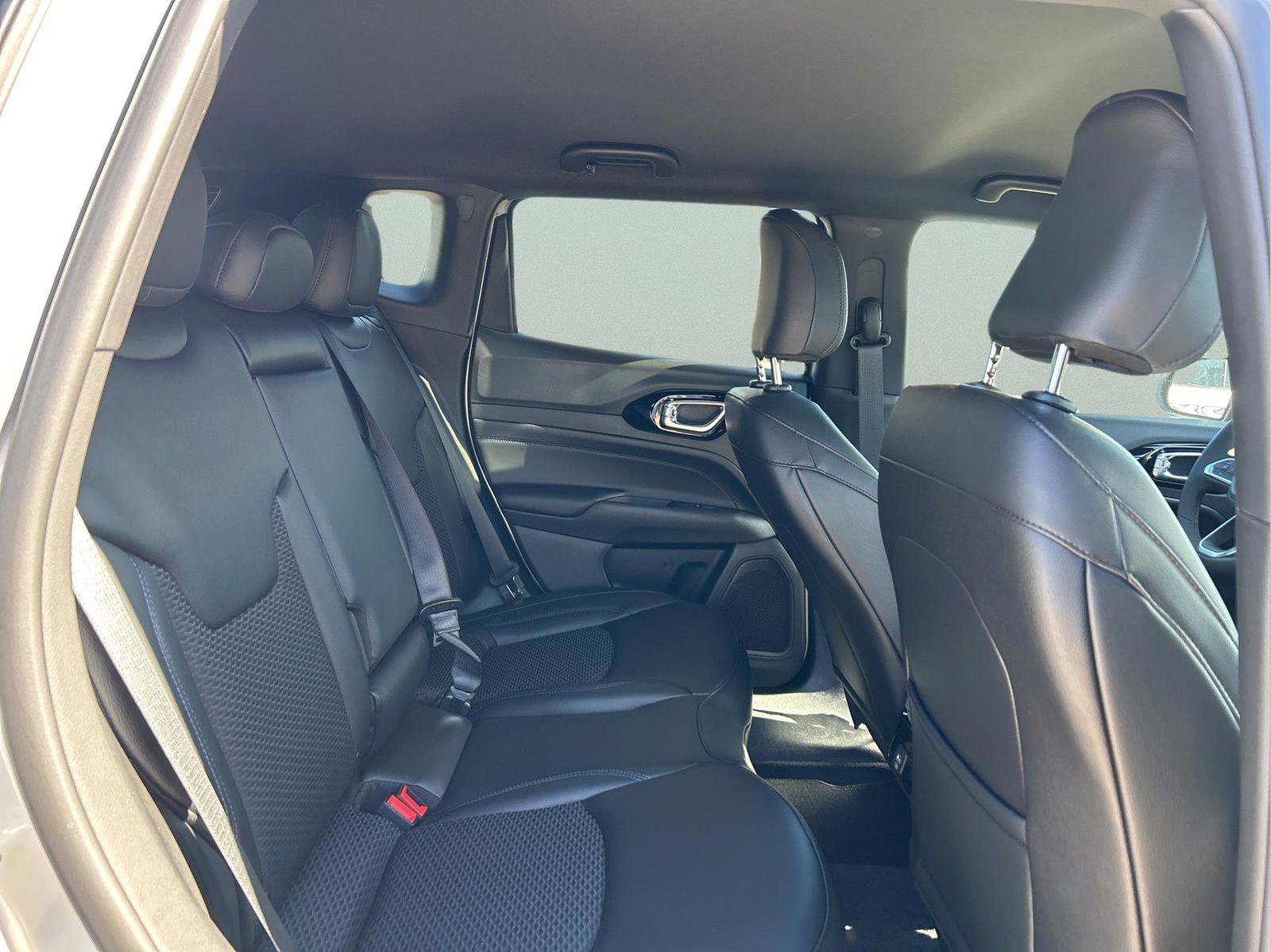 New 2026 Jeep Compass Latitude image 27