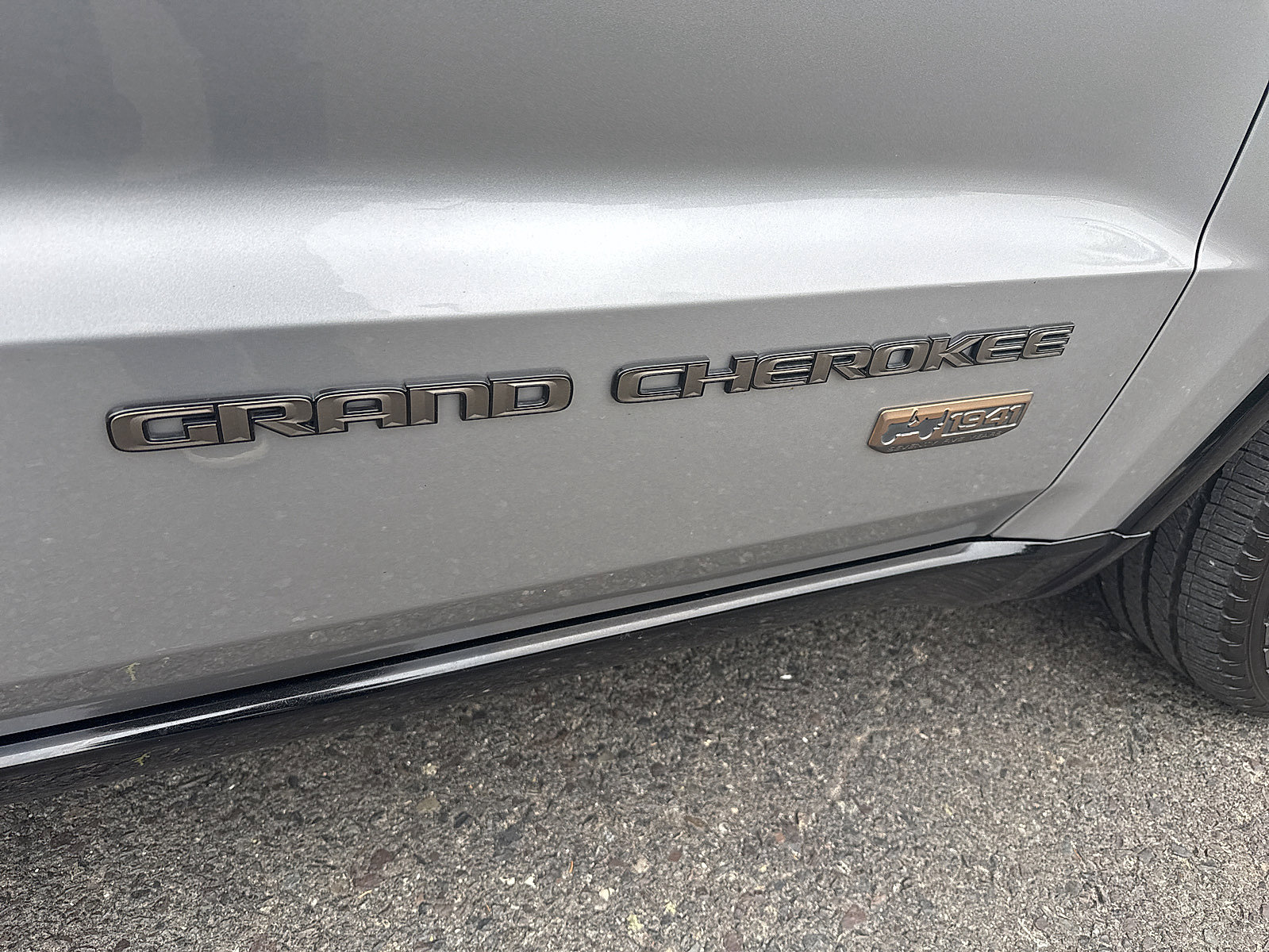 Used 2016 Jeep Grand Cherokee Limited 75th Anniversary AWD/4WD image 19