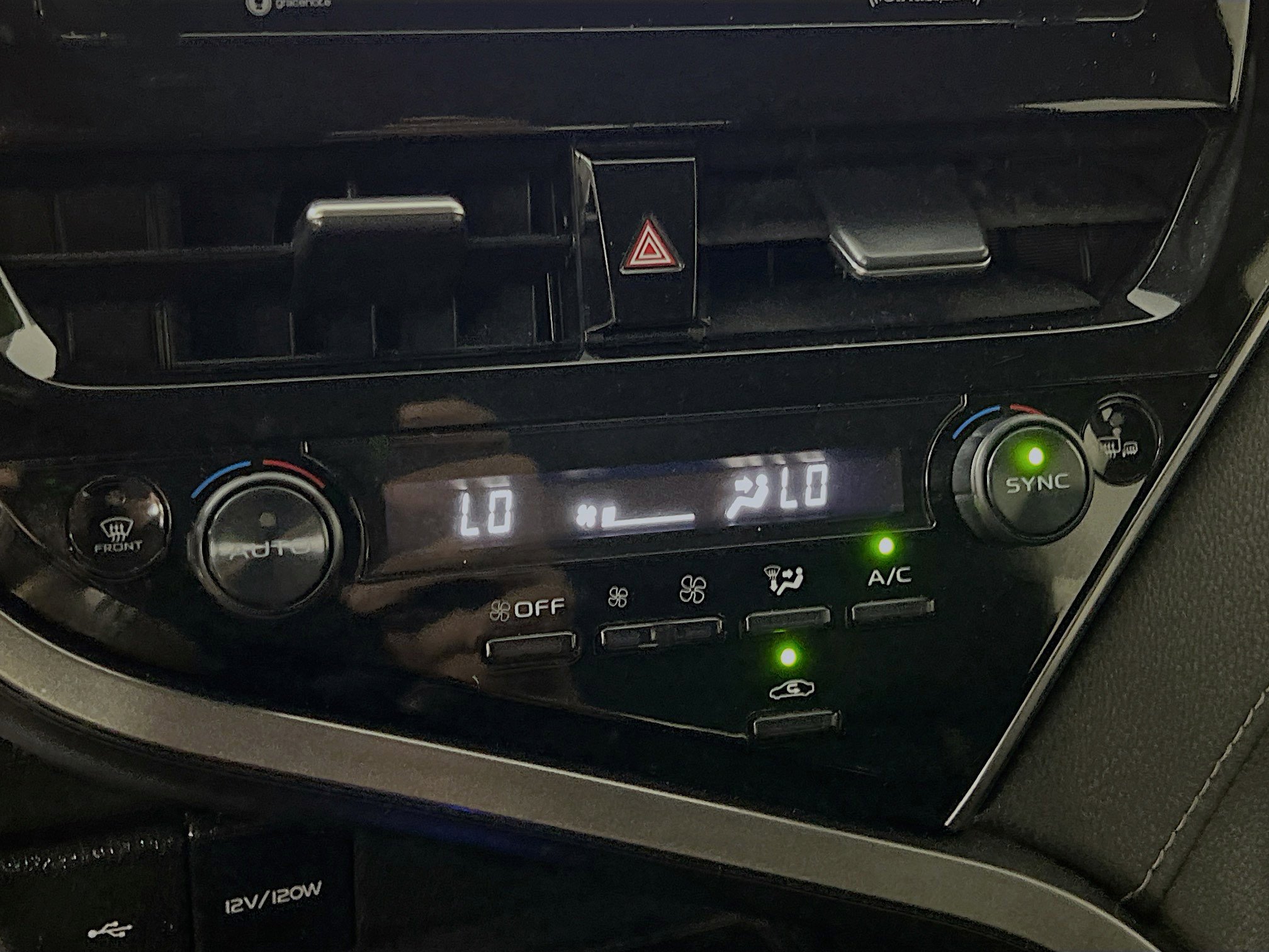 Used 2023 Toyota Camry SE image 26