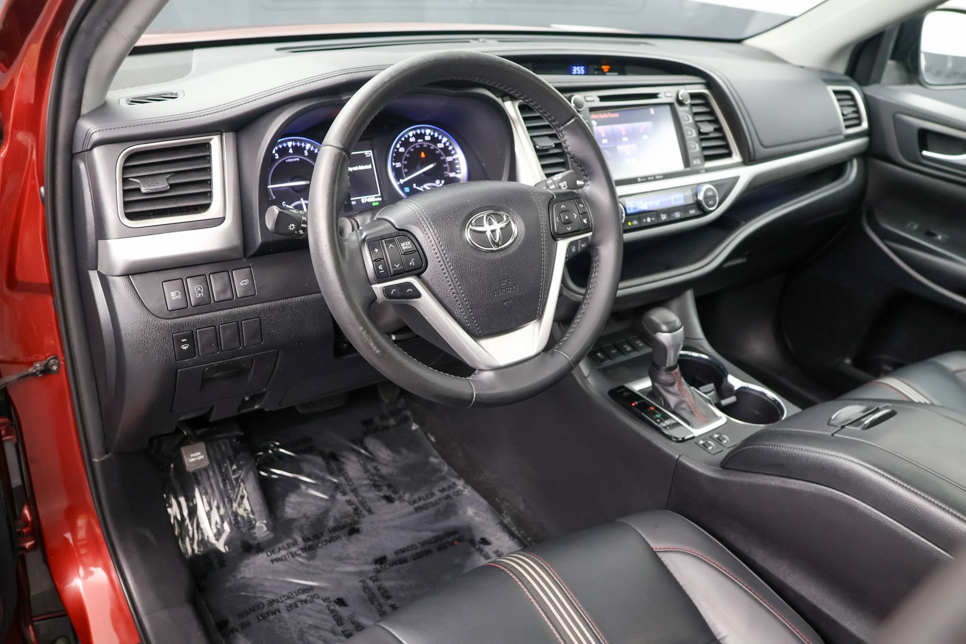 Used 2019 Toyota Highlander SE AWD/4WD image 5