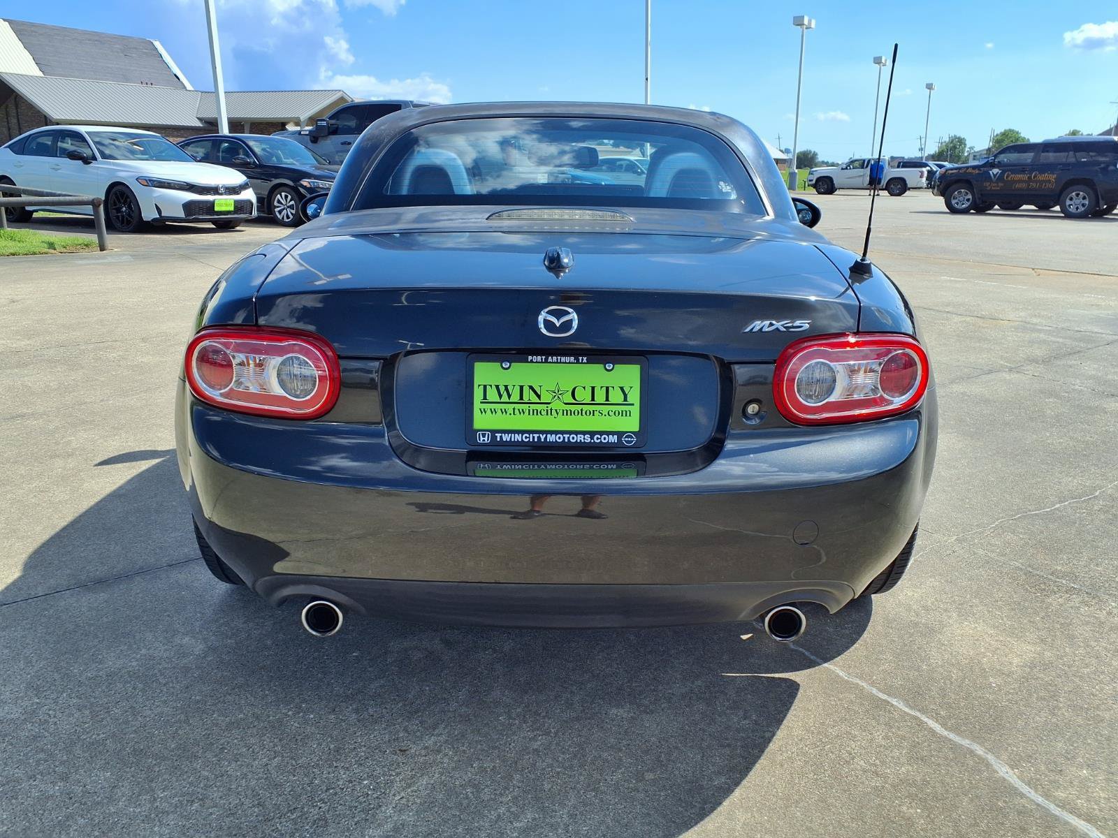 Used 2011 MAZDA MX-5 Miata Grand Touring RWD image 4