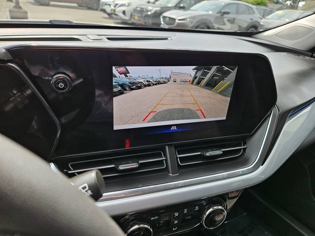 Used 2025 Chevrolet Trax LT FWD image 37