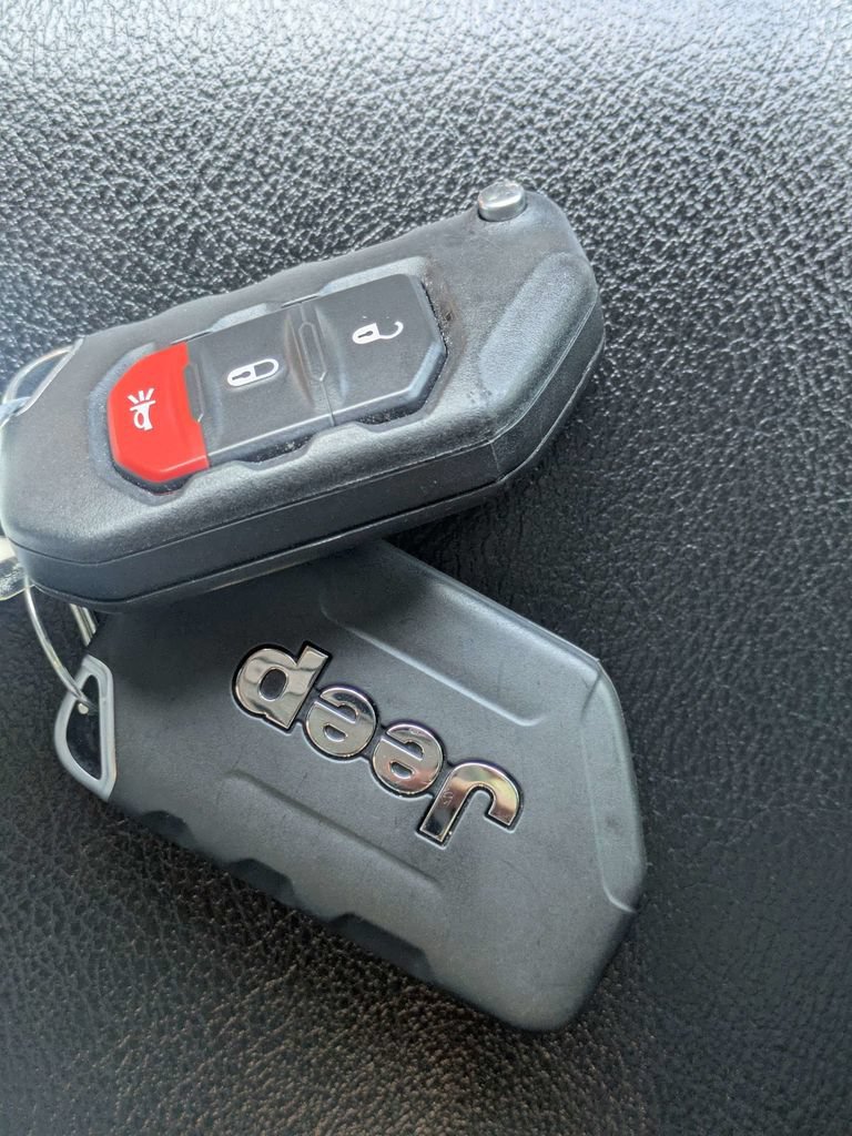 Used 2023 Jeep Gladiator Rubicon AWD/4WD image 33