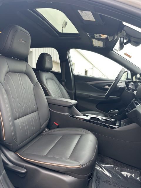 Used 2025 Buick Envista Avenir image 41