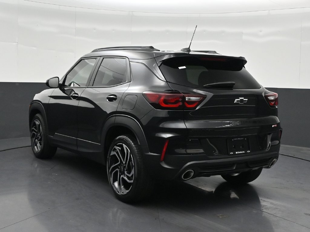 Used 2024 Chevrolet TrailBlazer RS w/ Driver Confidence Package FWD image 3