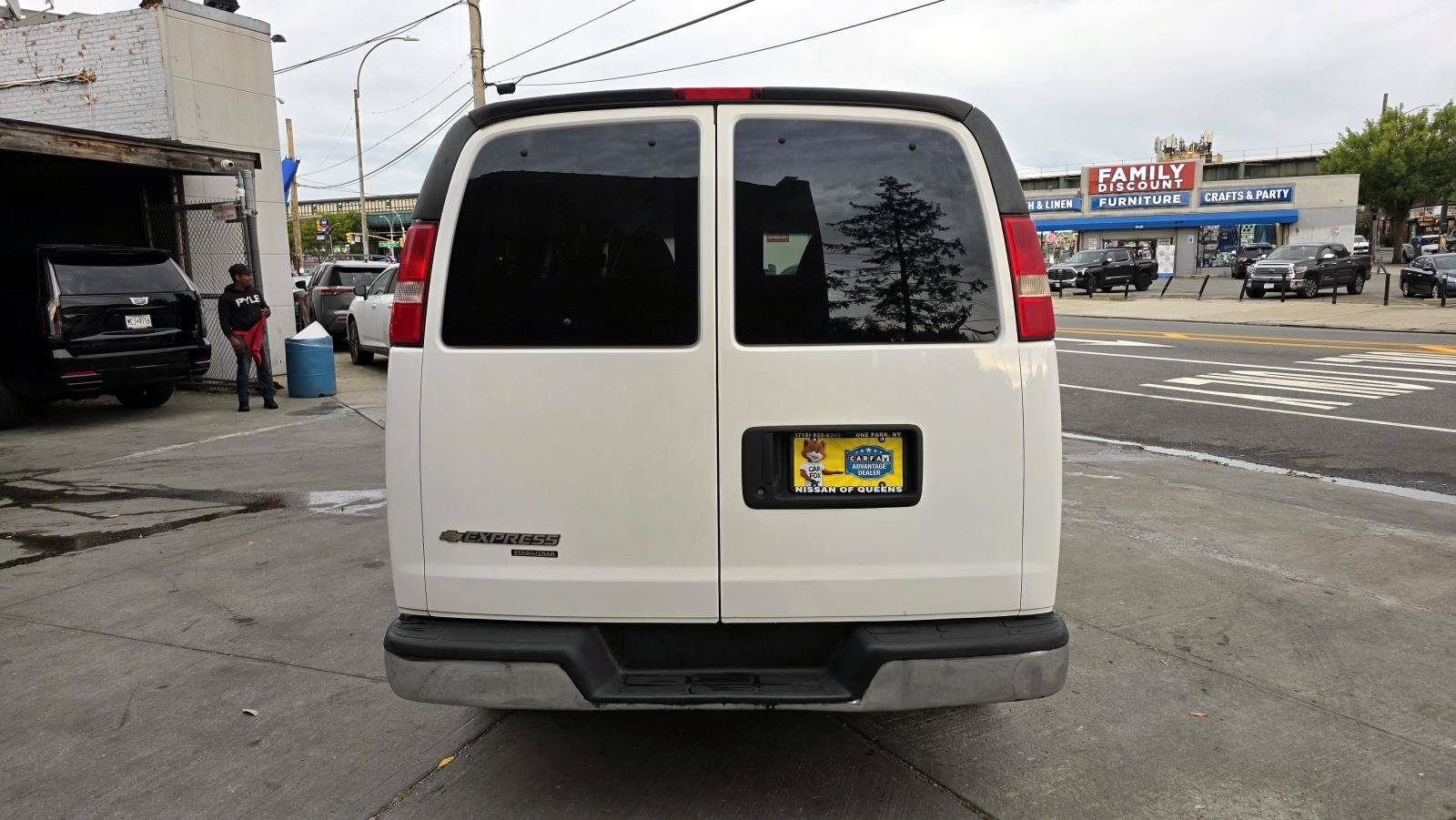 Used 2014 Chevrolet Express 3500 LT w/ LT Preferred Equipment Group RWD image 6