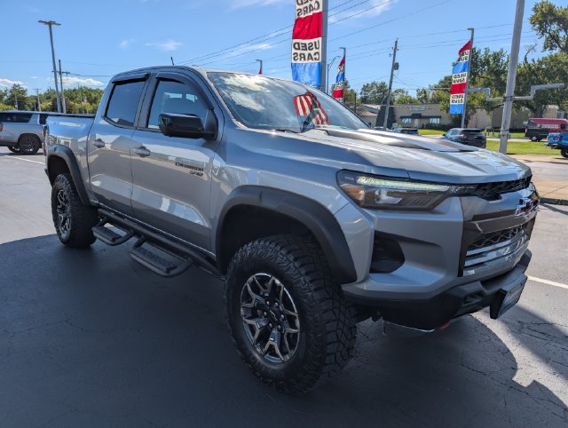 Used 2024 Chevrolet Colorado ZR2 w/ Technology Package AWD/4WD image 7