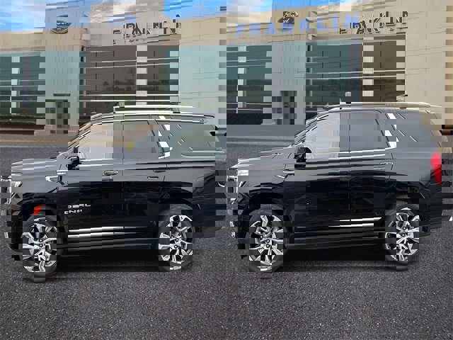 Used 2021 GMC Yukon Denali w/ Denali Premium Package image 4