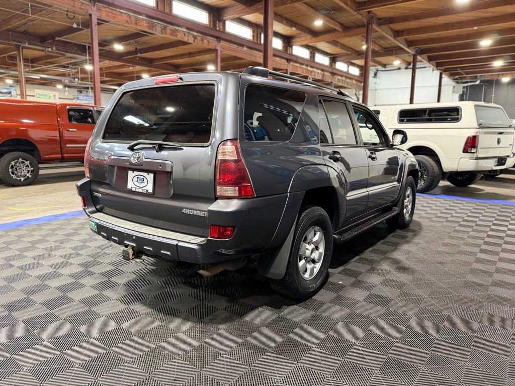 Used 2005 Toyota 4Runner SR5 AWD/4WD image 5