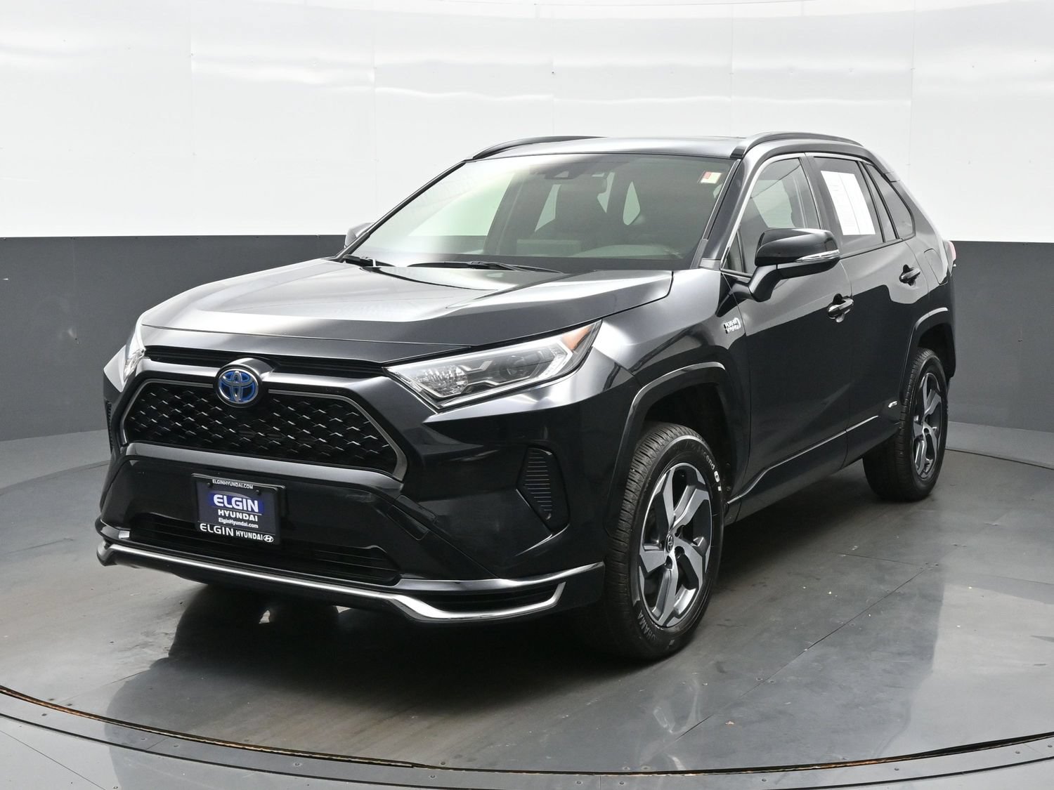 Used 2021 Toyota RAV4 SE w/ Weather & Moonroof Package AWD/4WD image 1