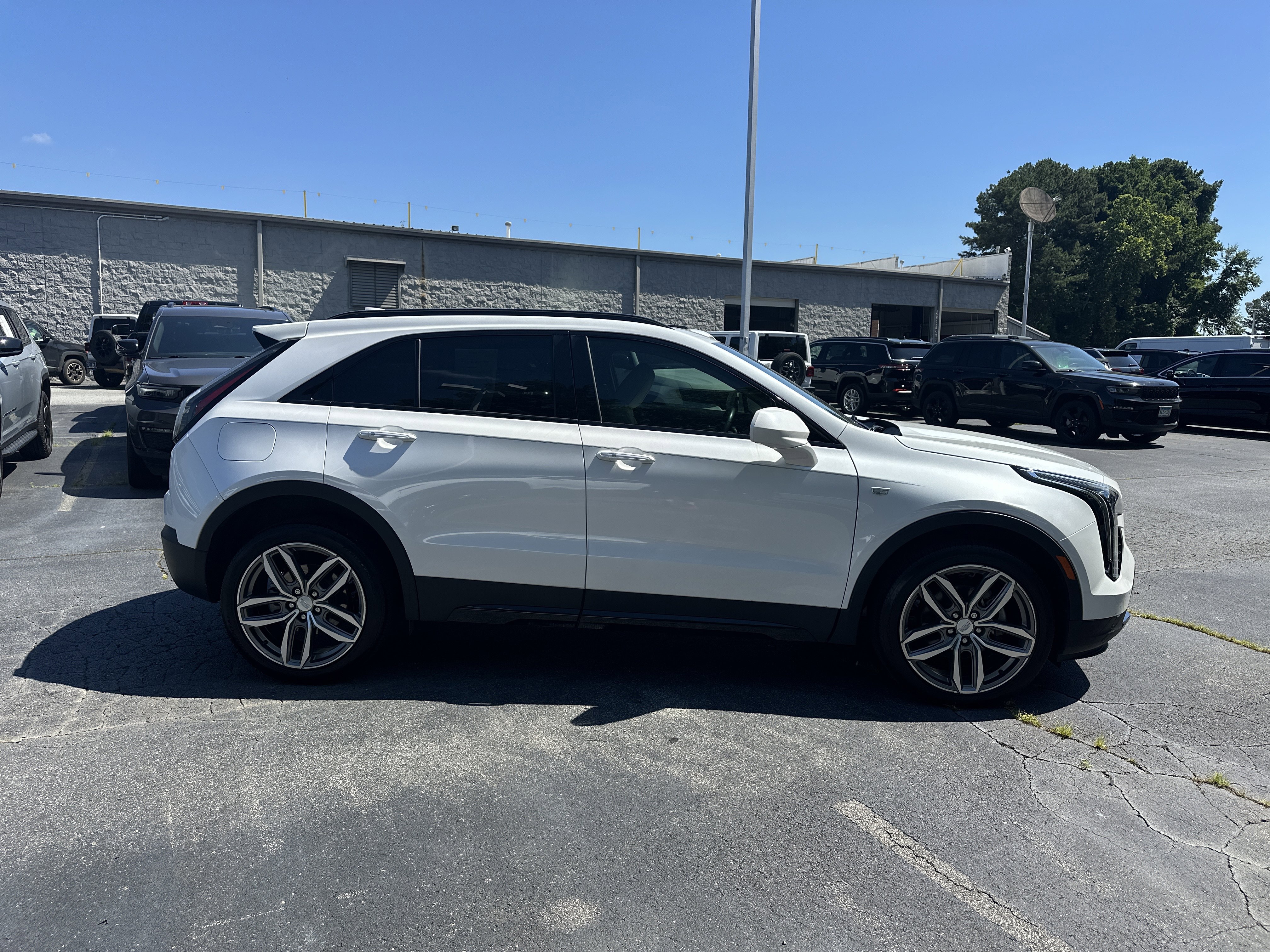 Used 2019 Cadillac XT4 Sport w/ Driver Awareness Package FWD image 11