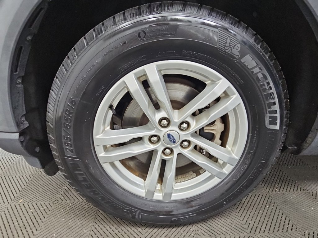 Used 2020 Ford Explorer XLT RWD image 45