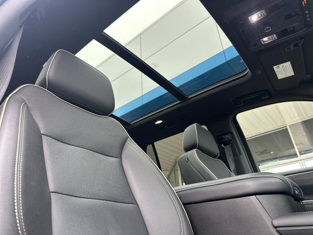 Used 2024 GMC Yukon SLT image 17