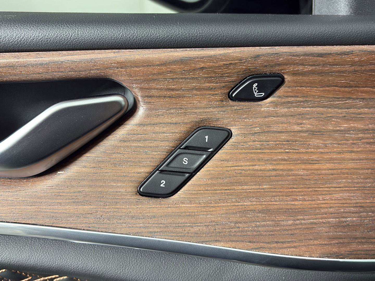 Used 2022 Jeep Grand Cherokee Summit w/ Advanced Protech Group IV image 53