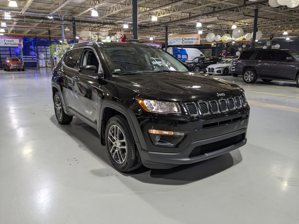 Used 2018 Jeep Compass Latitude w/ Popular Equipment Group AWD/4WD image 5